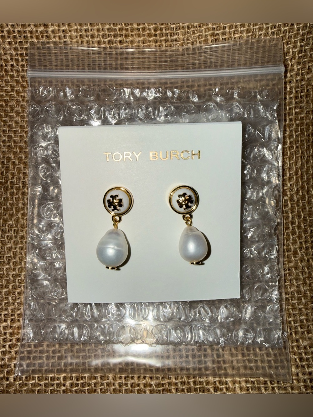 NWT TORY BUTCH Gold & White Pearl Drop Earrings.